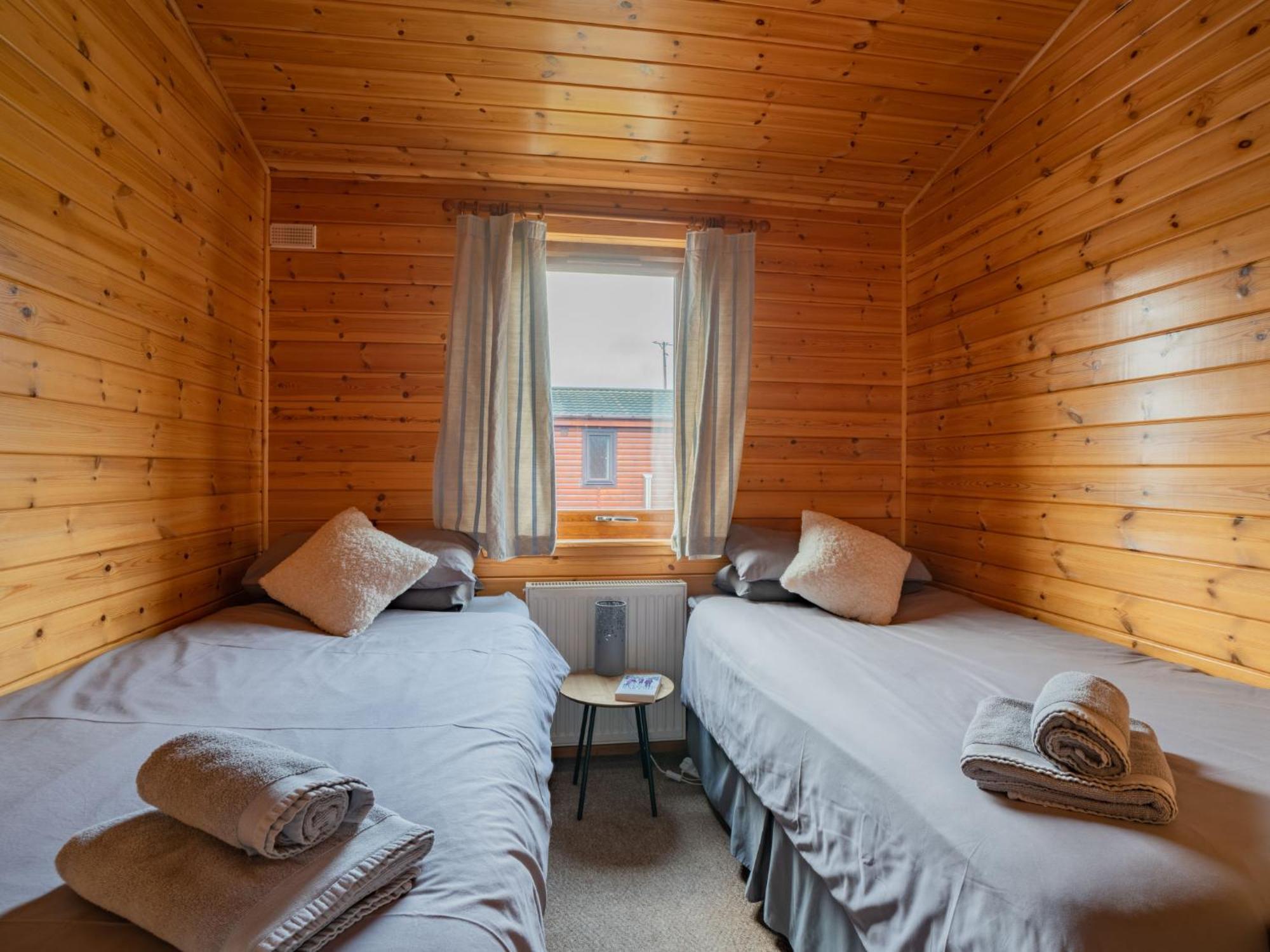 Chalet Loch Leven Lodge 10 By Interhome Kinross Zewnętrze zdjęcie