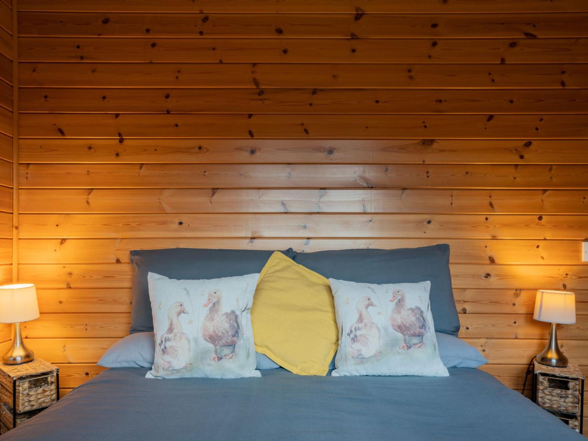 Chalet Loch Leven Lodge 10 By Interhome Kinross Zewnętrze zdjęcie