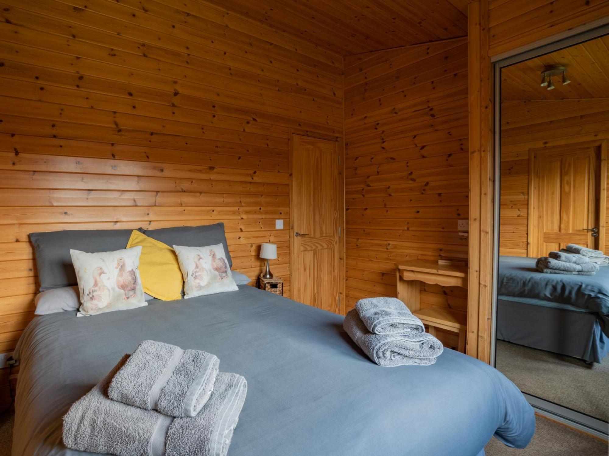 Chalet Loch Leven Lodge 10 By Interhome Kinross Zewnętrze zdjęcie