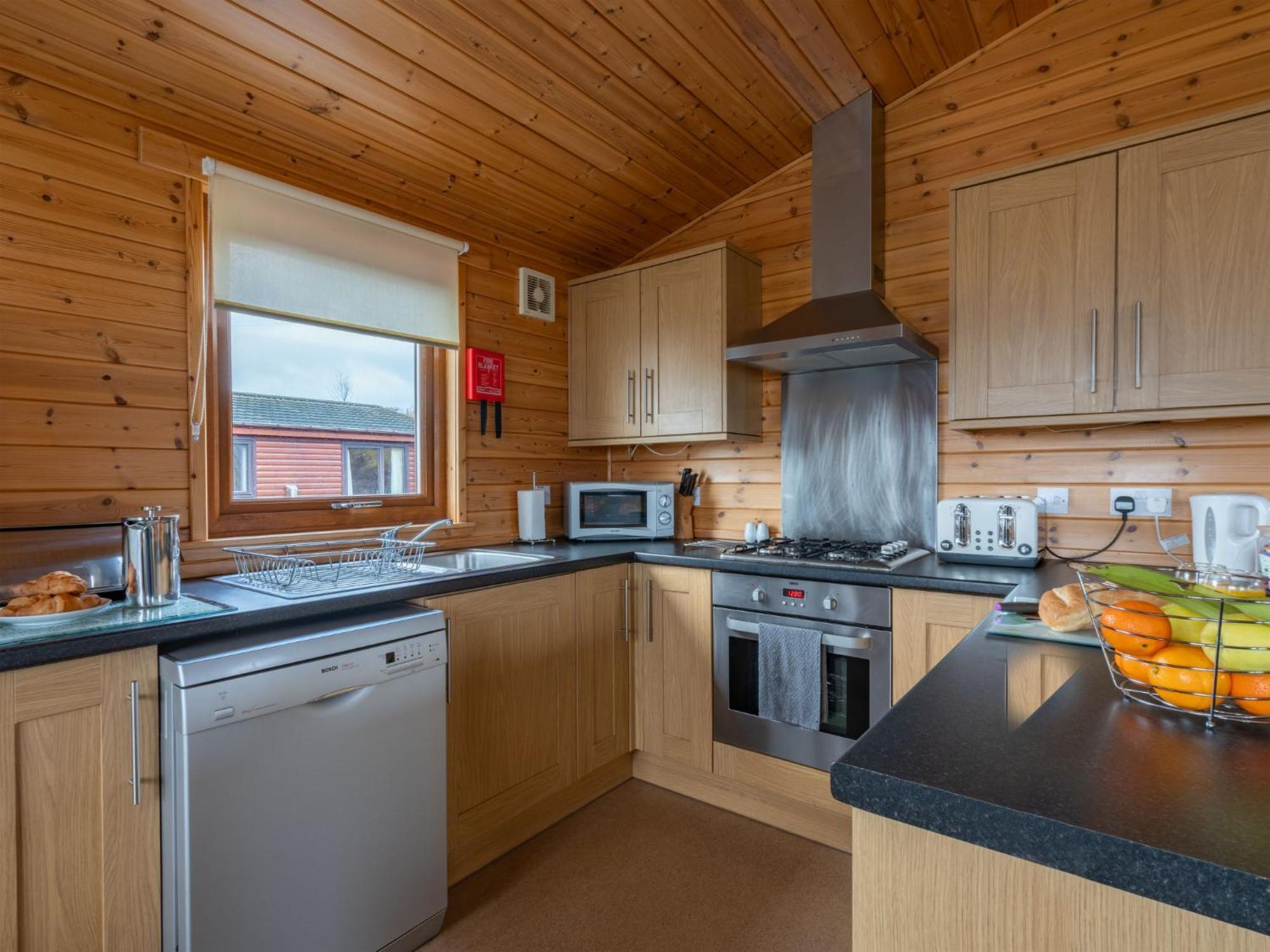 Chalet Loch Leven Lodge 10 By Interhome Kinross Zewnętrze zdjęcie